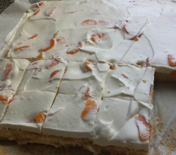 Fanta Cake with Cream and Mandarins