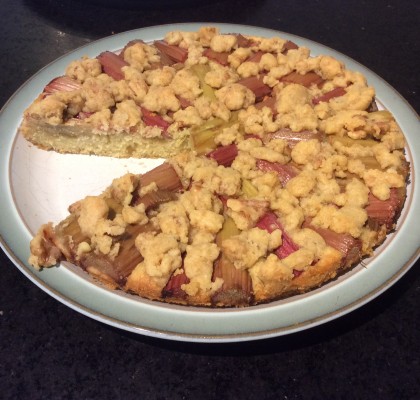 Rhubarb Crumble Cake