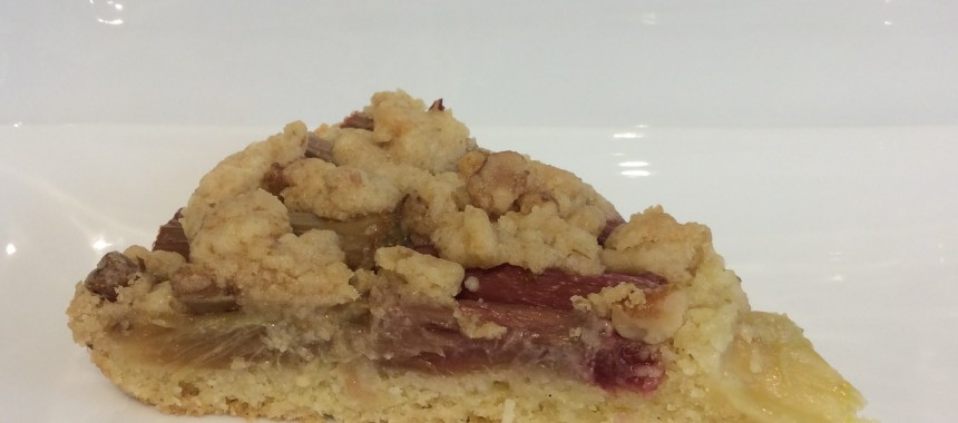 Rhubarb Crumble Cake