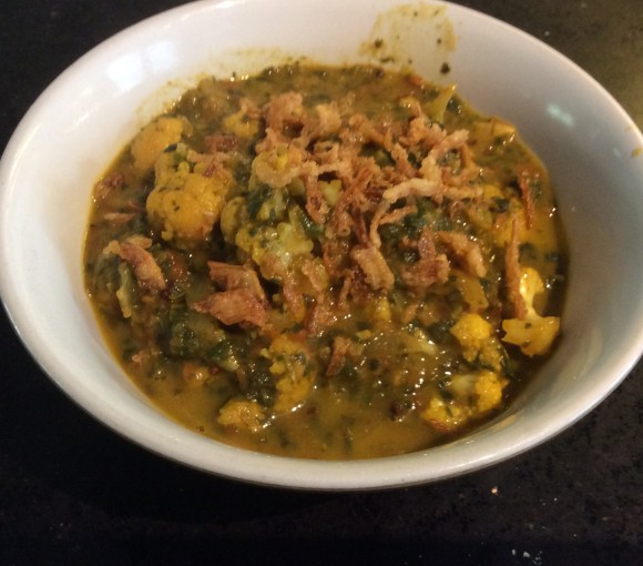 Spinach and Cauliflower Curry