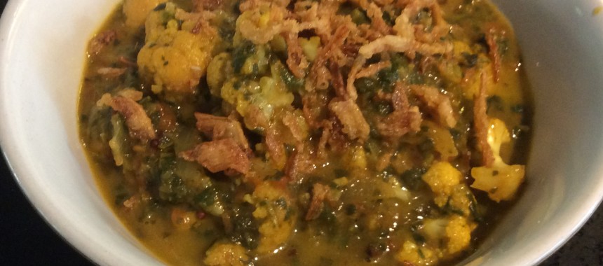 Spinach and Cauliflower Curry