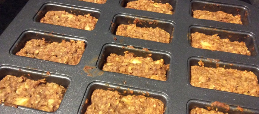 Date and Apple Oat Bars