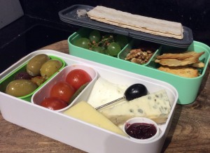 Cheese and biscuits bento